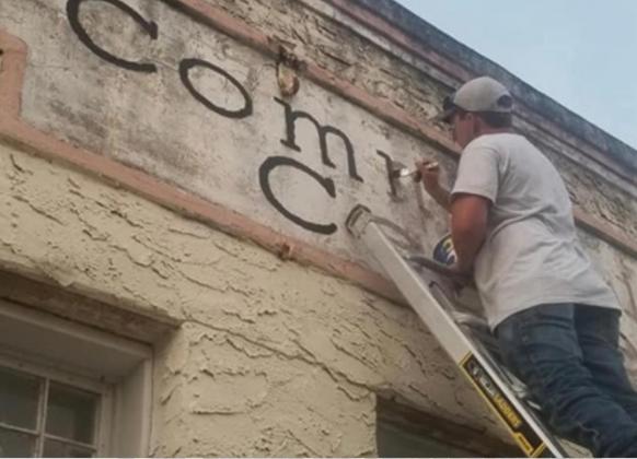 Article Image Alt Text